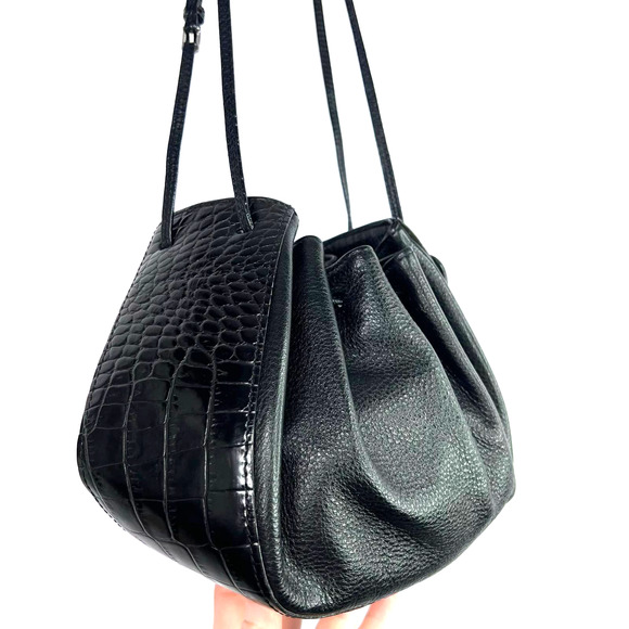 Brighton Black Leather Croc Embossed Drawstring Bucket Bag Purse Crossbody Cinch - Picture 2 of 7